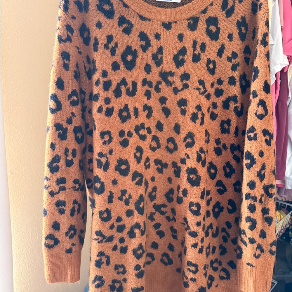 Old Navy Women's Leopard Print Sweater - Brown and Black